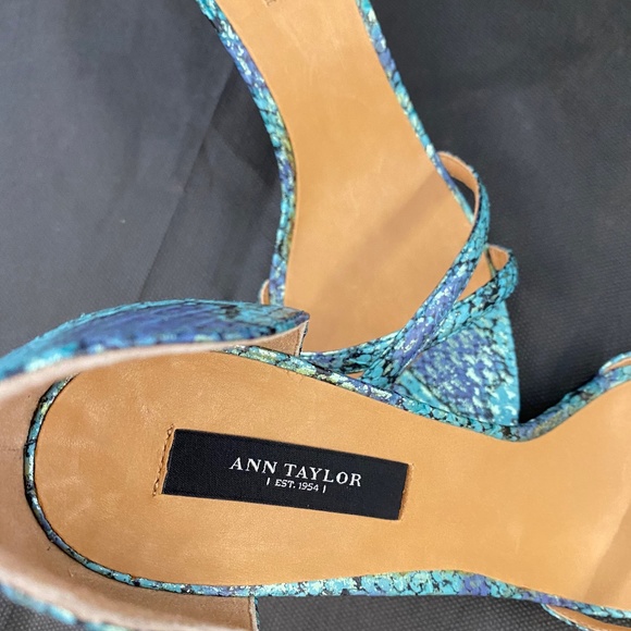 NWOT Ann Taylor Strappy D'Orsay Heels - Picture 4 of 4